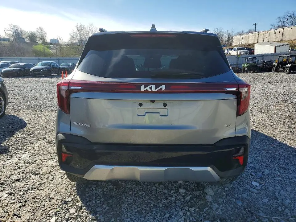 2024 KIA SELTOS EX  