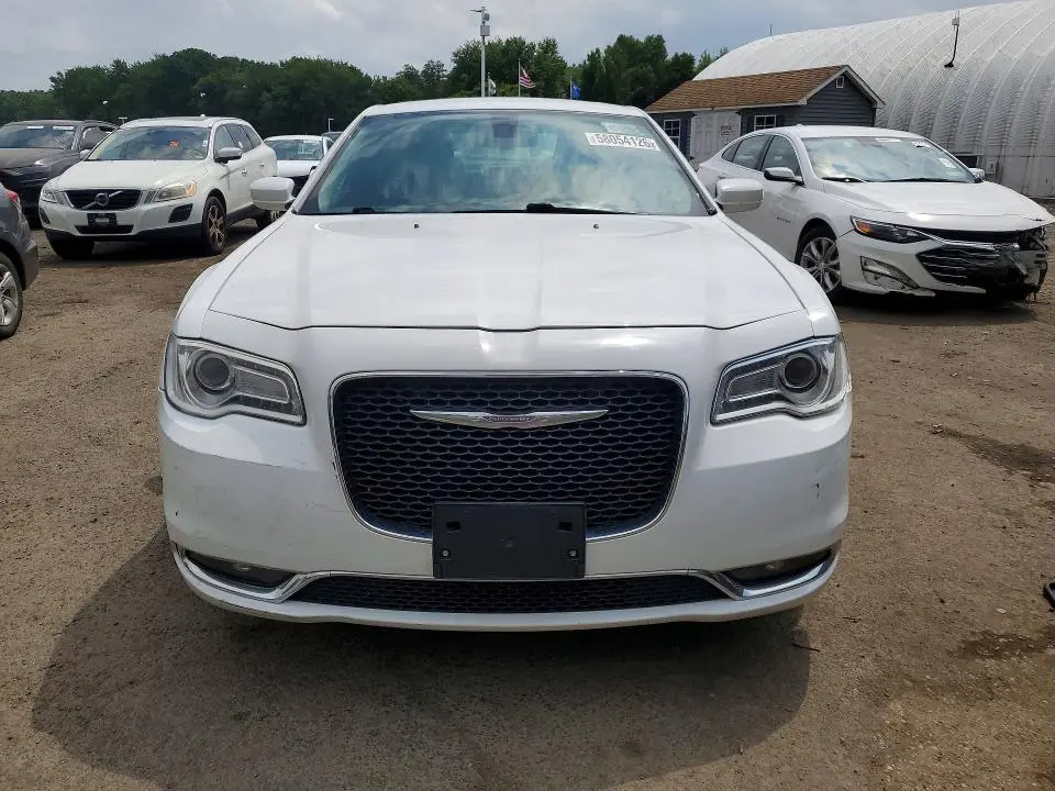 2016 CHRYSLER 300 LIMITED  