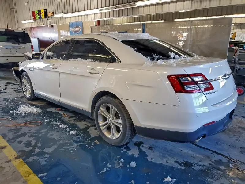 2015 FORD TAURUS SEL  
