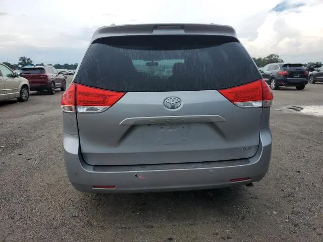 2014 TOYOTA SIENNA XLE  