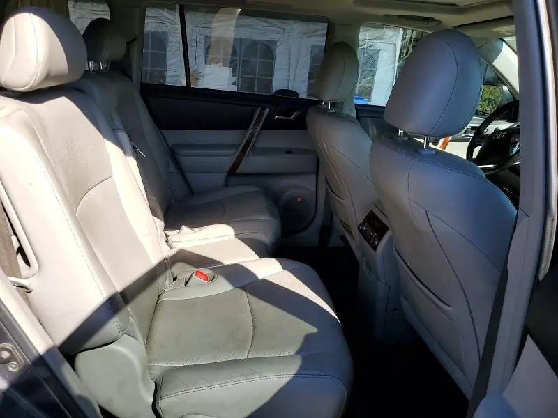 2013 TOYOTA HIGHLANDER LIMITED  