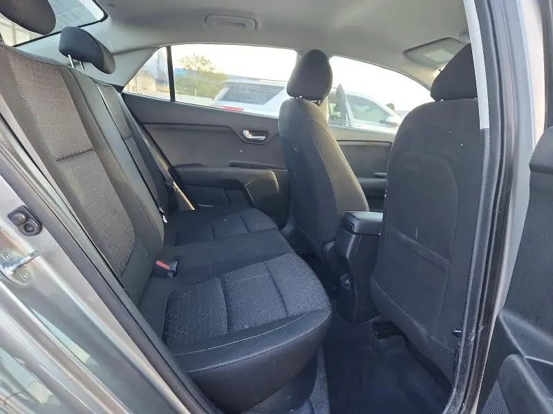 2022 KIA RIO S  