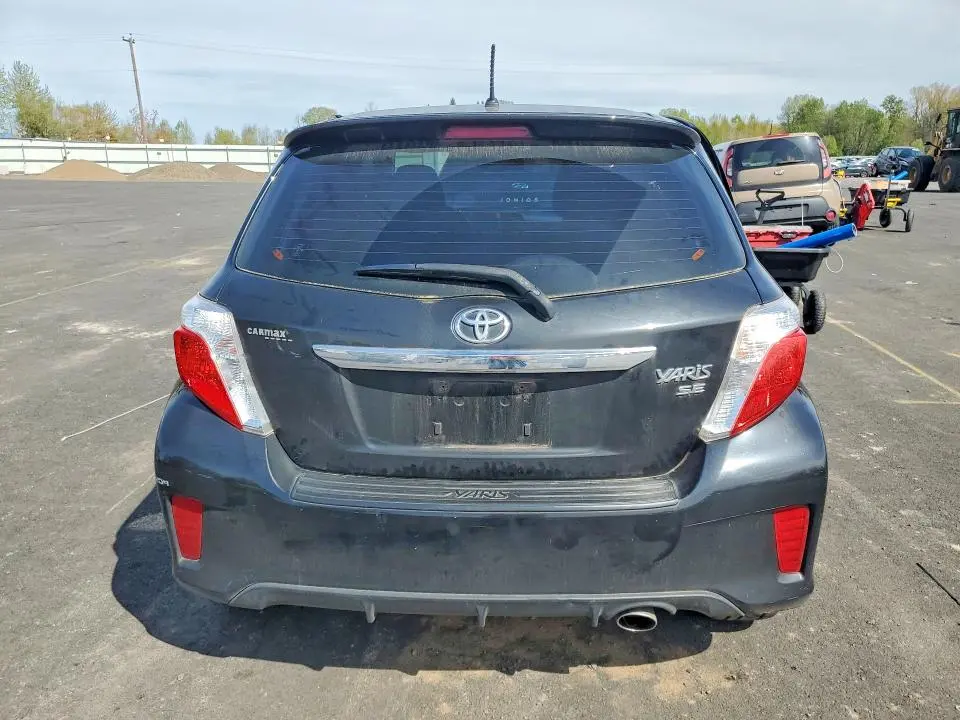 2013 TOYOTA YARIS 5-DOOR SE  