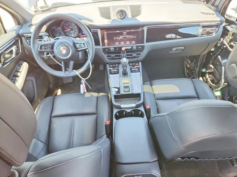 2025 PORSCHE MACAN BASE/T  
