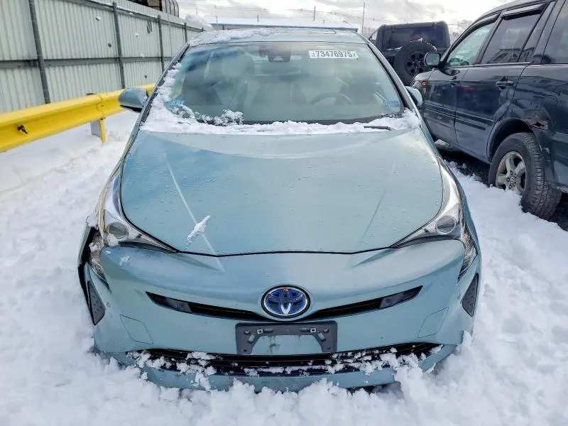 2017 TOYOTA PRIUS   