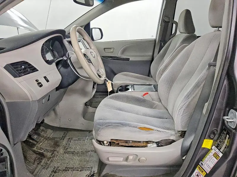 2012 TOYOTA SIENNA LE 8-PASSENGER  