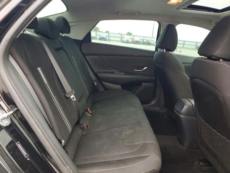 2021 HYUNDAI ELANTRA SEL  