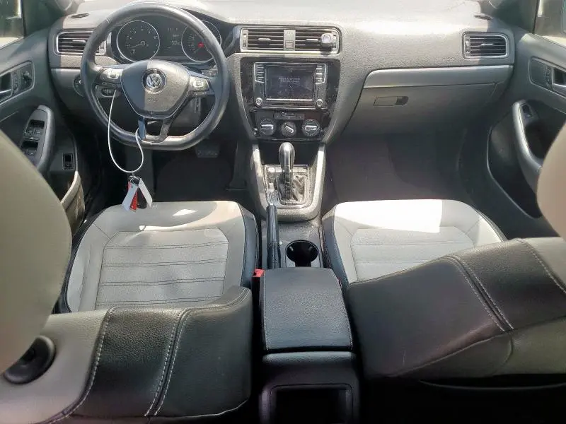 2016 VOLKSWAGEN JETTA SPORT  