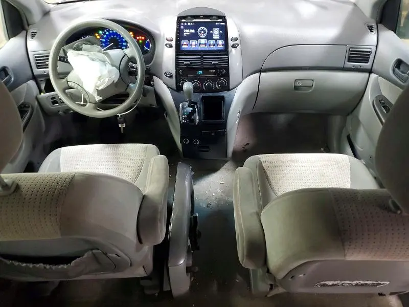2010 TOYOTA SIENNA LE 7-PASSENGER  