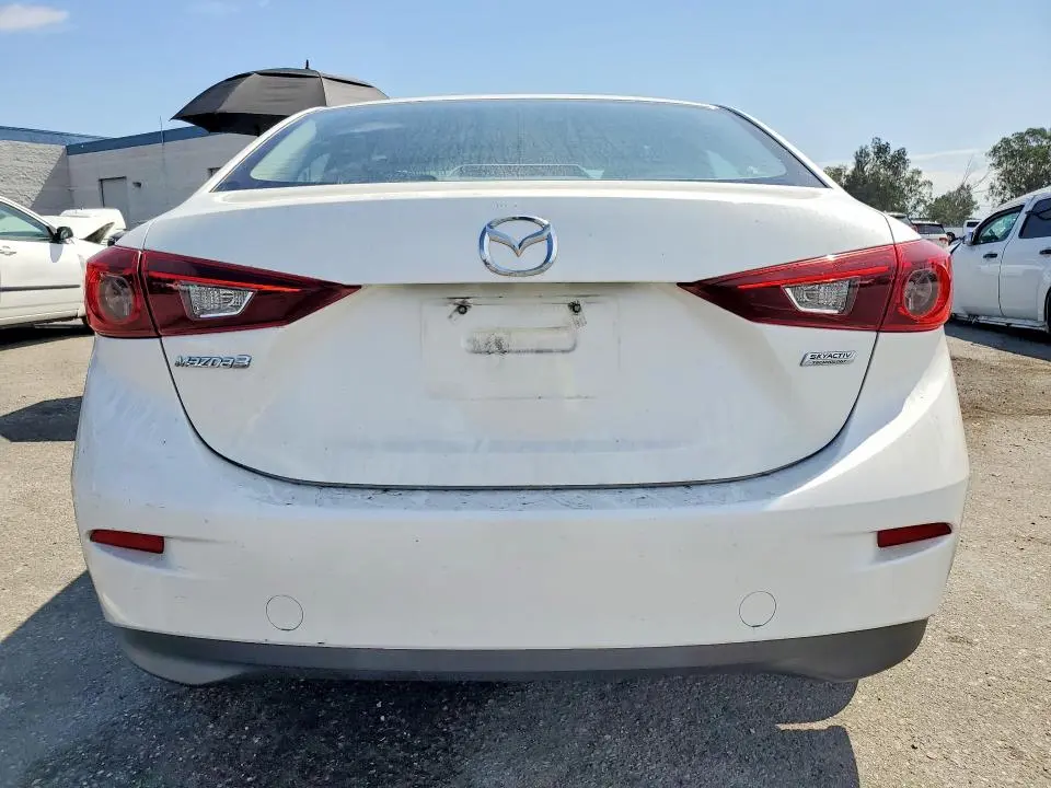2015 MAZDA 3 SV  