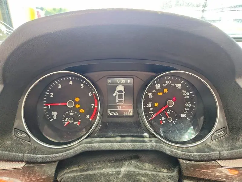 2018 VOLKSWAGEN PASSAT SE  