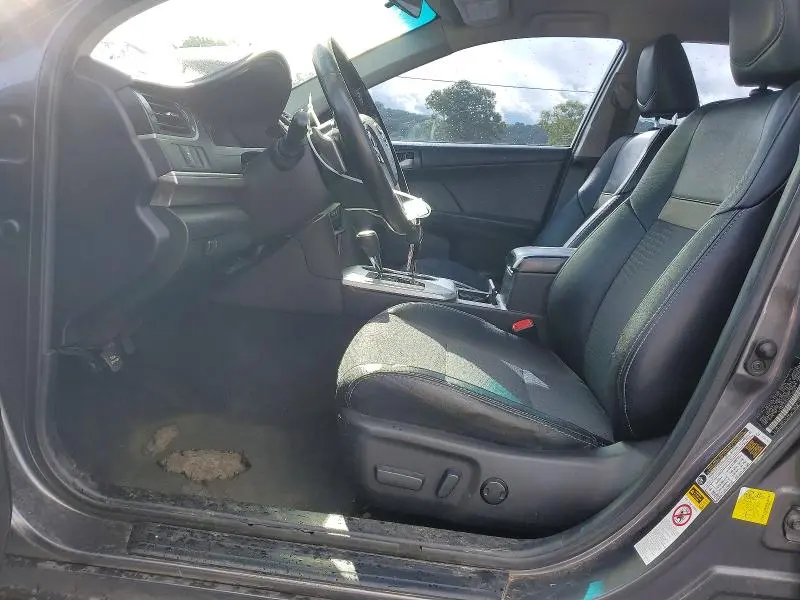2014 TOYOTA CAMRY SE  