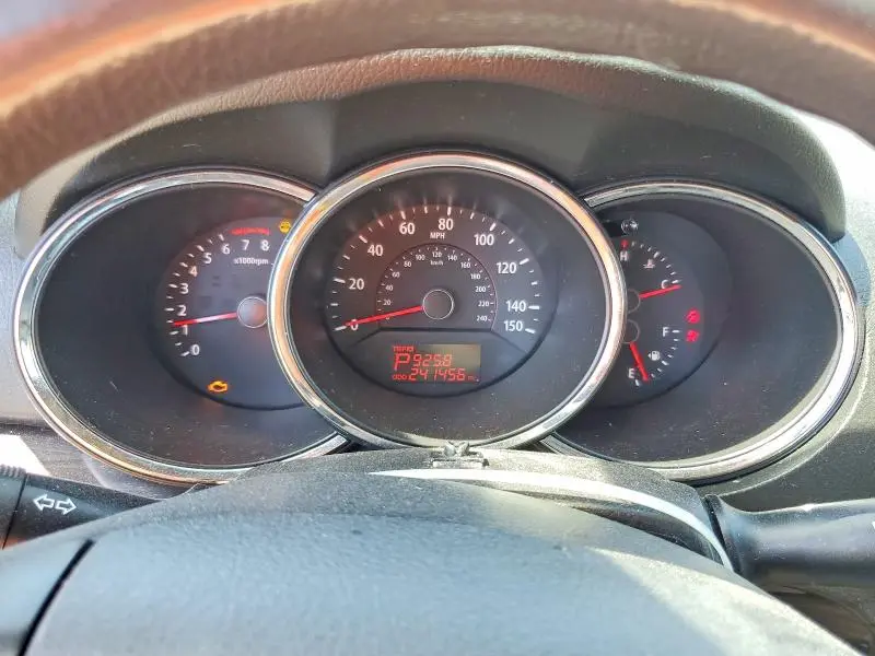 2011 KIA SORENTO LX  