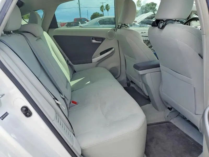 2010 TOYOTA PRIUS III  
