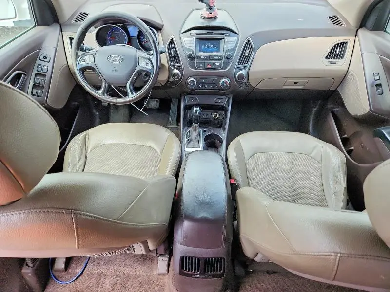 2015 HYUNDAI TUCSON SE  