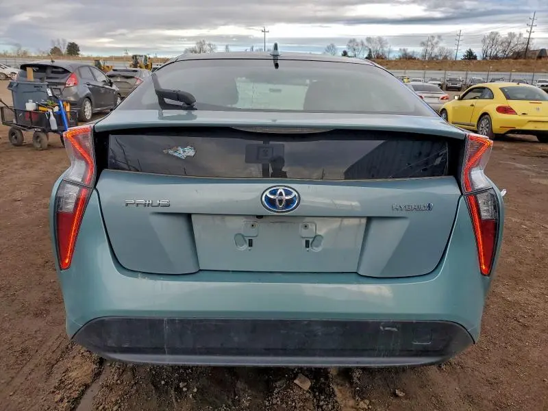 2016 TOYOTA PRIUS   