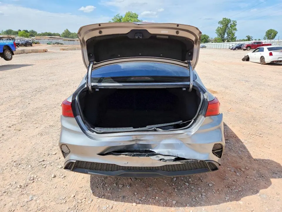 2022 KIA FORTE LXS  