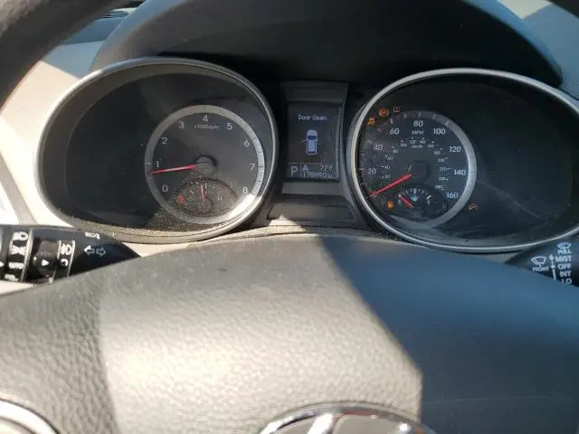 2016 HYUNDAI SANTA FE SE  