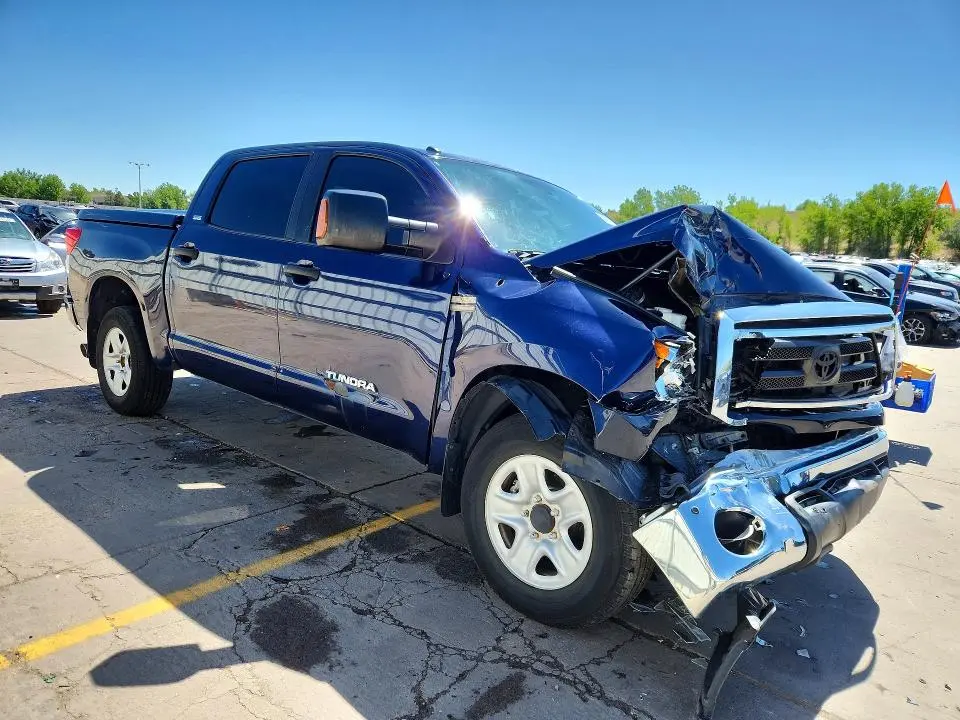 2011 TOYOTA TUNDRA CREWMAX SR5  