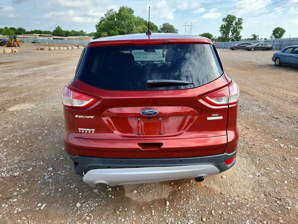2016 FORD ESCAPE SE  