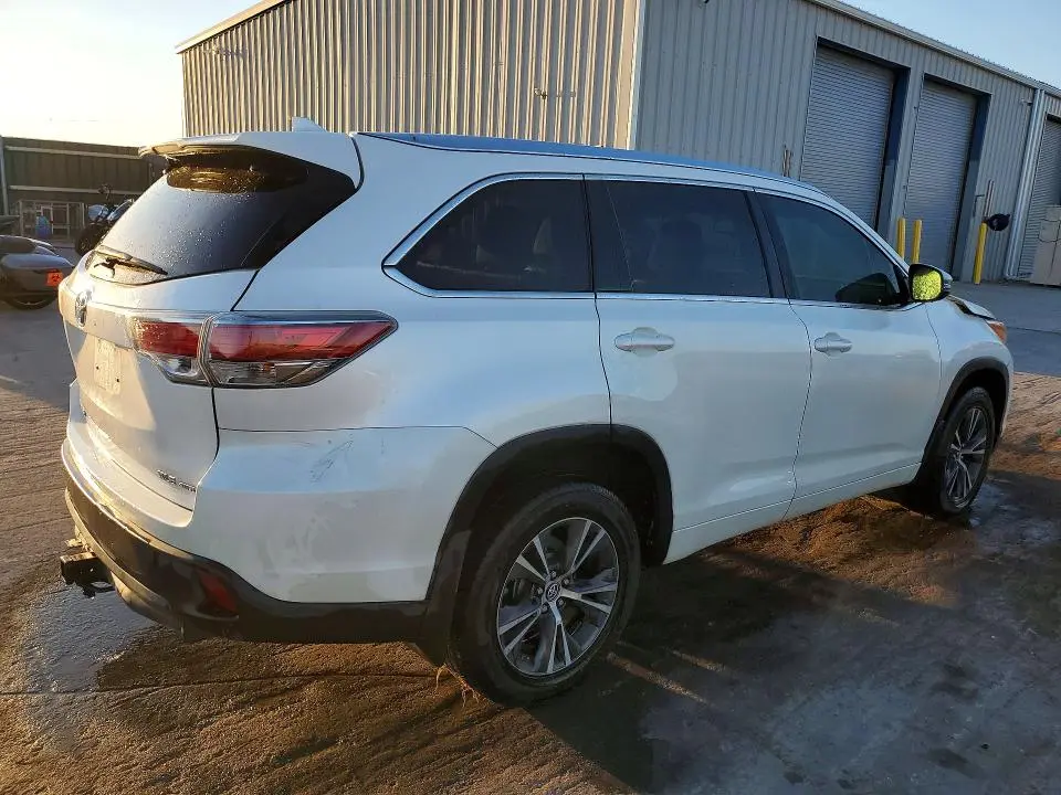 2016 TOYOTA HIGHLANDER XLE  