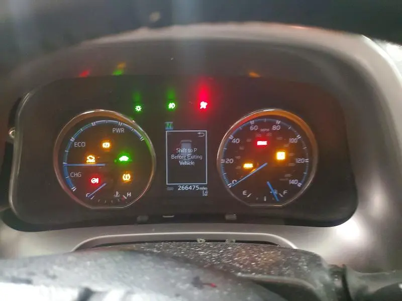 2017 TOYOTA RAV4 HV LE  