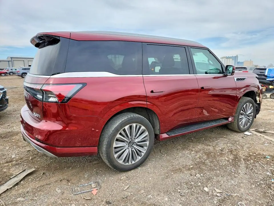 2025 INFINITI QX80 LUXE  