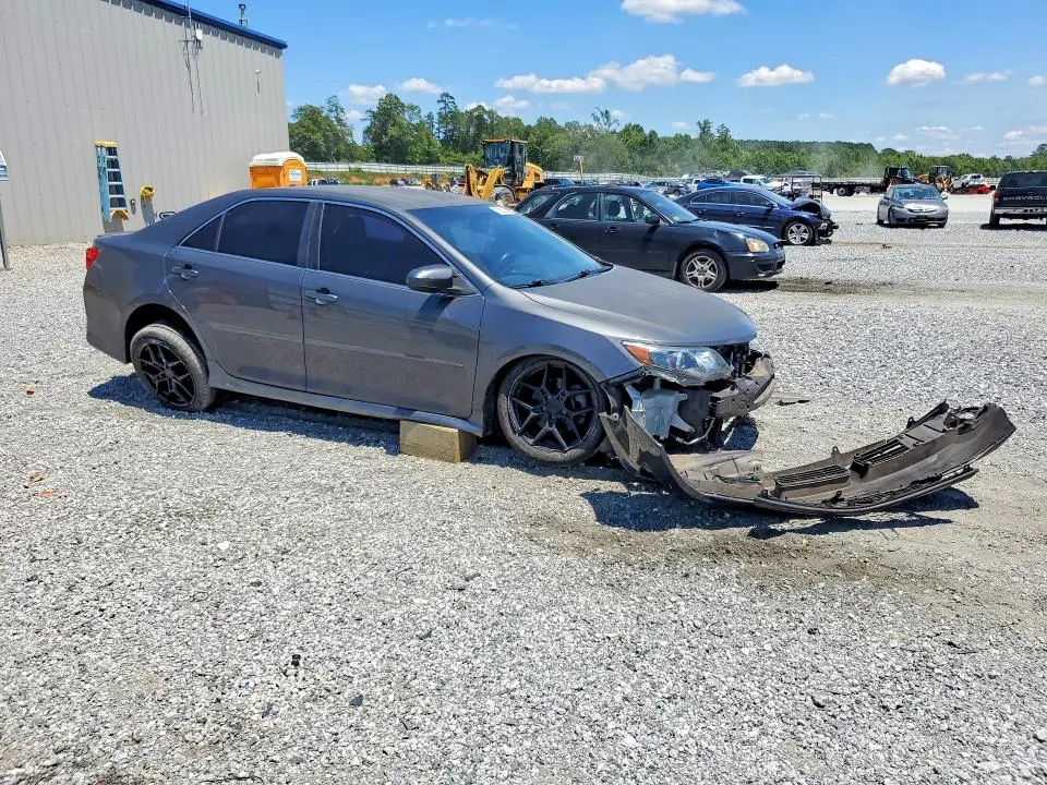 2012 TOYOTA CAMRY SE V6  