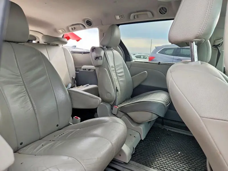 2011 TOYOTA SIENNA XLE 8-PASSENGER  