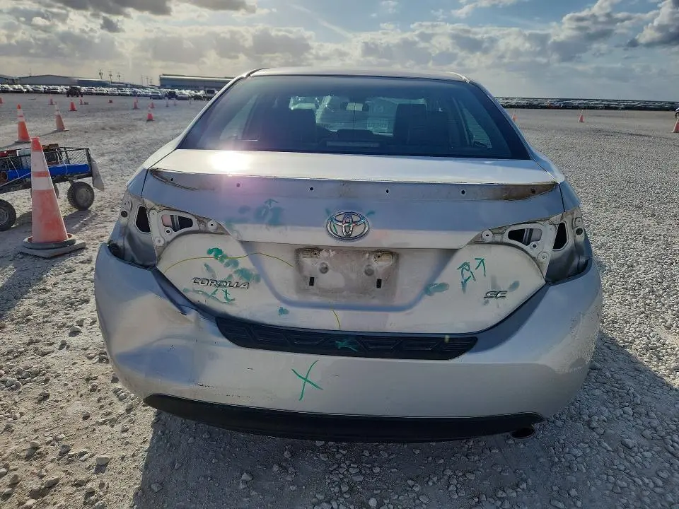 2019 TOYOTA COROLLA SE  