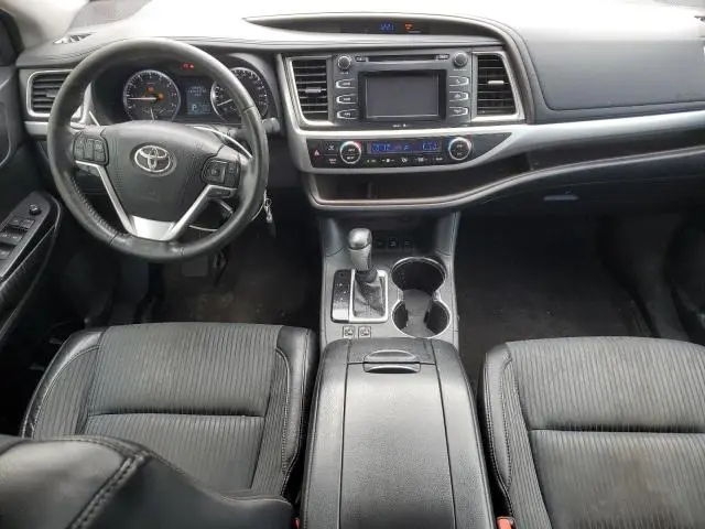 2015 TOYOTA HIGHLANDER LE  