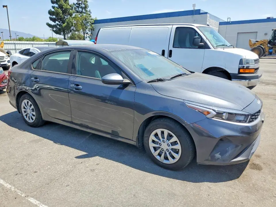 2024 KIA FORTE LX  