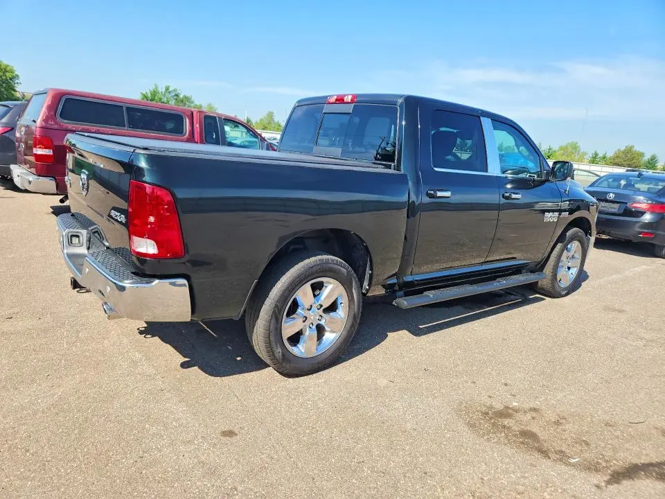 2016 RAM 1500 SLT  