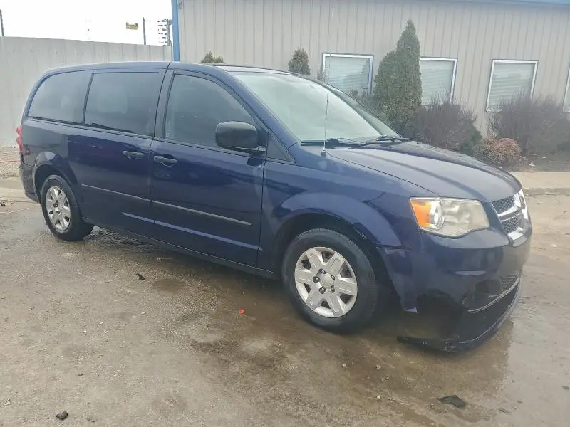 2013 DODGE GRAND CARAVAN SE  
