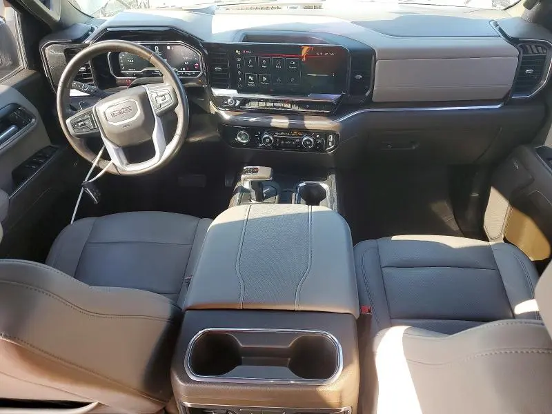 2023 GMC SIERRA K1500 SLT  