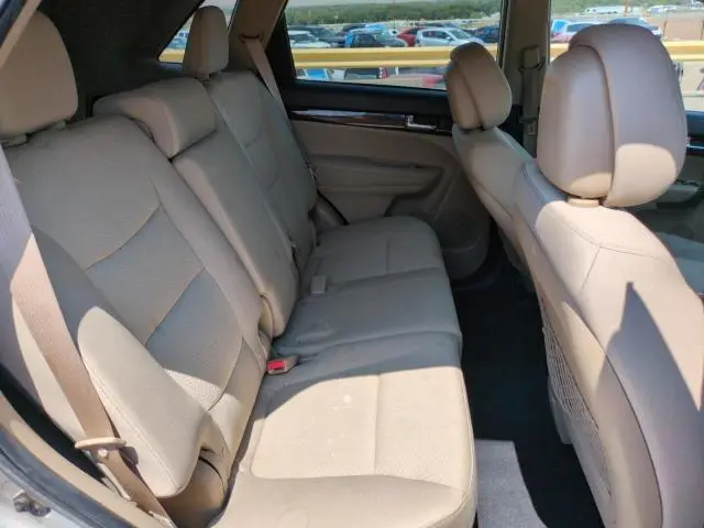 2013 KIA SORENTO LX  