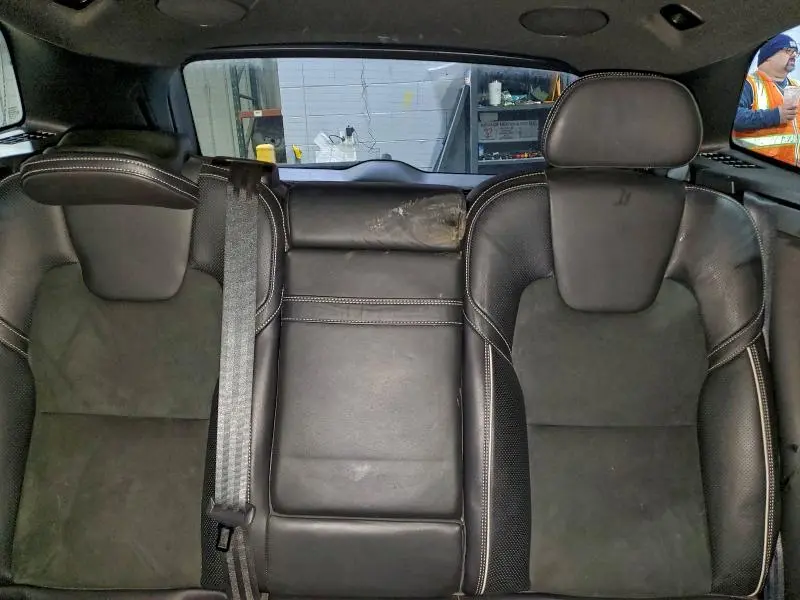 2018 VOLVO XC60 T8 R-DESIGN  