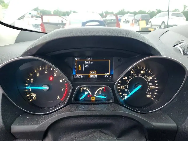 2017 FORD ESCAPE SE  