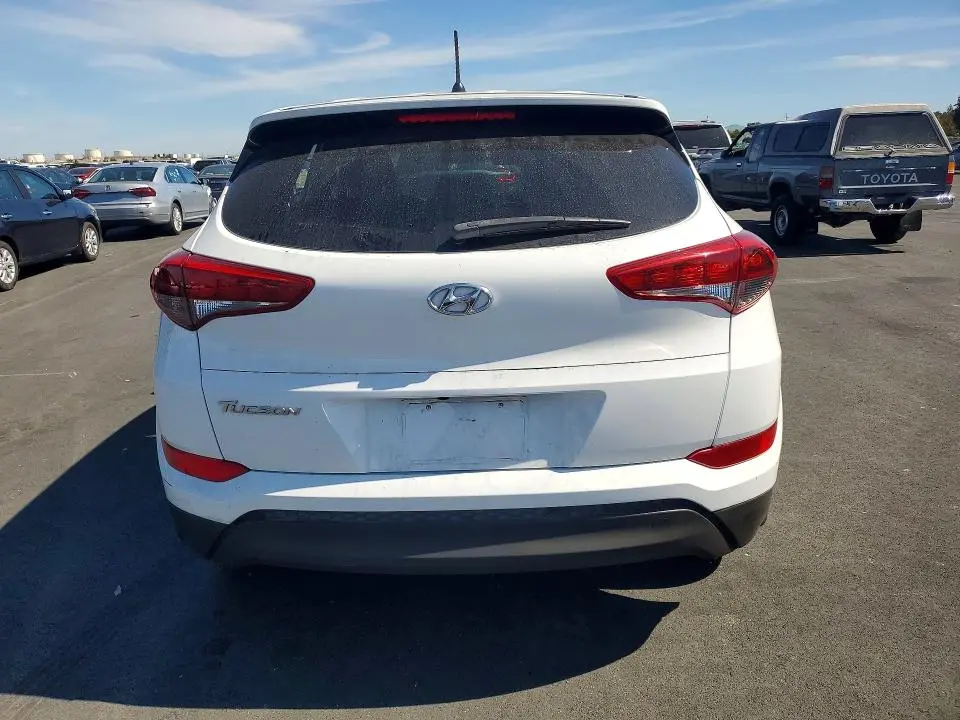 2018 HYUNDAI TUCSON SE  
