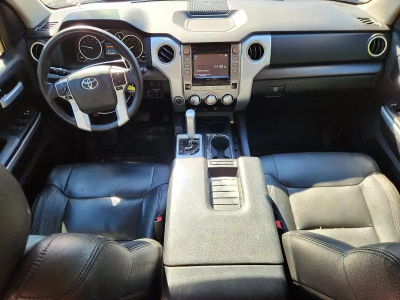 2017 TOYOTA TUNDRA SR5  