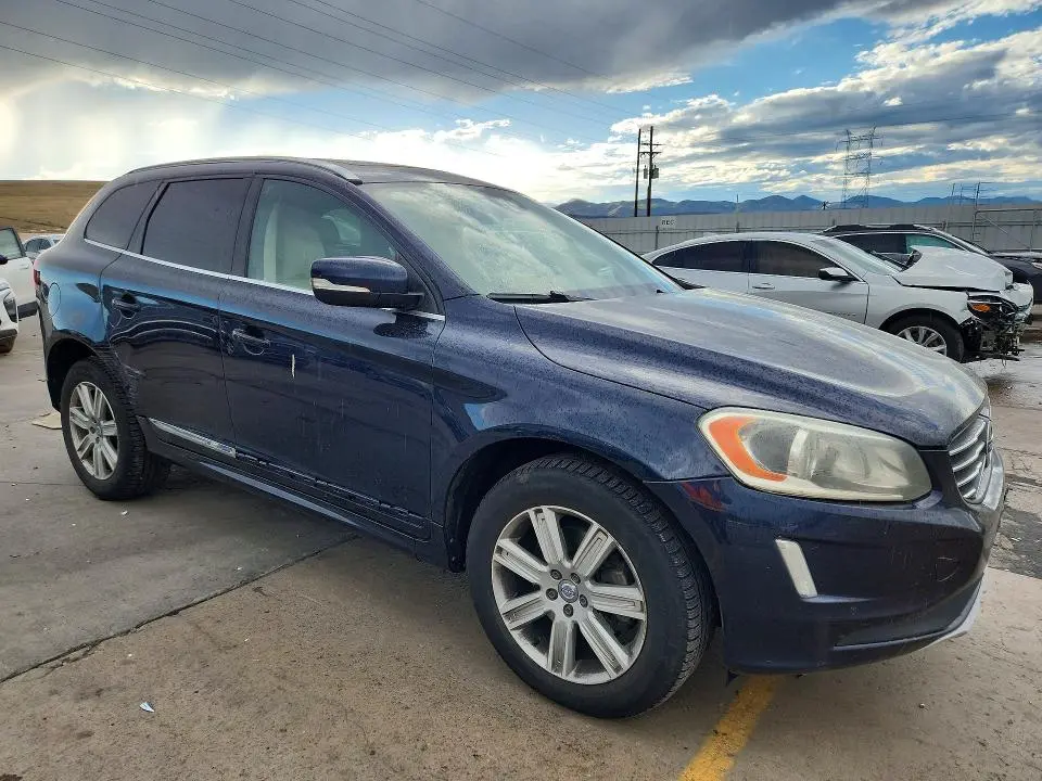 2016 VOLVO XC60 T6 PREMIER  