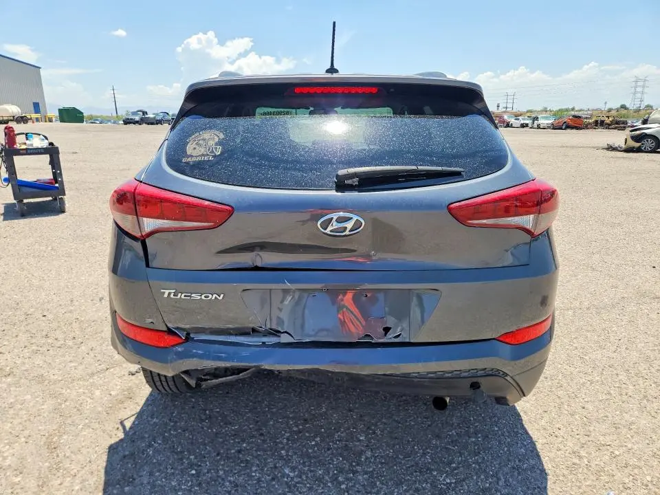2017 HYUNDAI TUCSON SE  