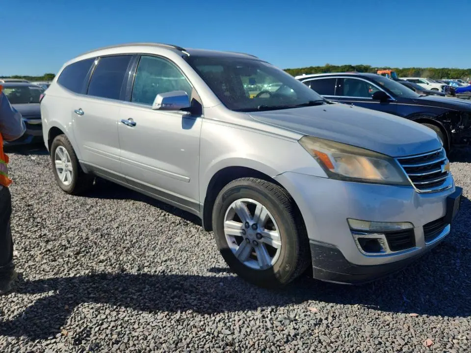 2014 CHEVROLET TRAVERSE LT  