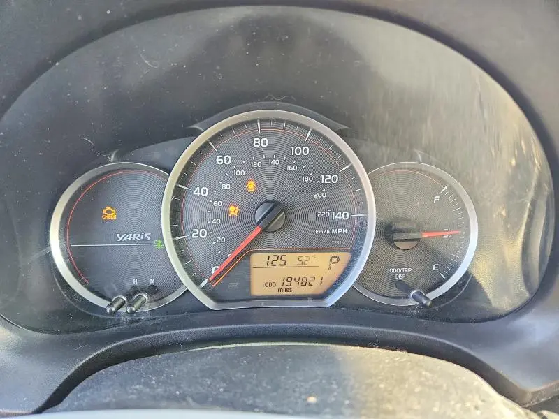 2012 TOYOTA YARIS 5-DOOR L  
