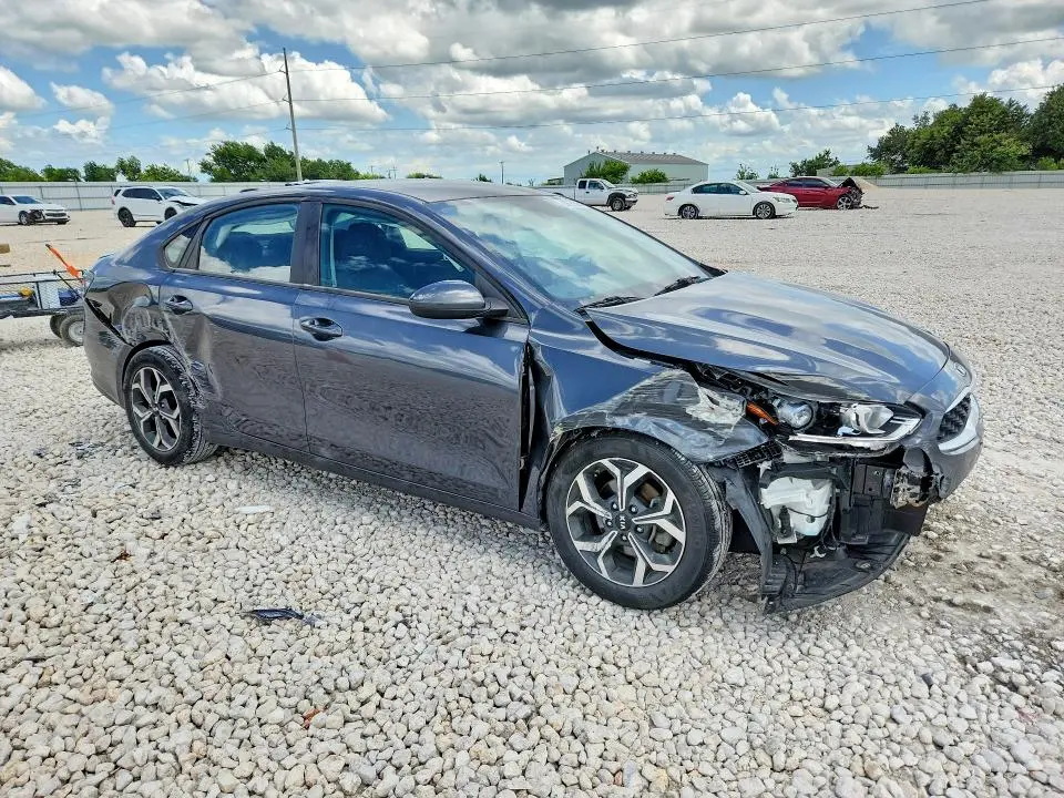 2021 KIA FORTE LXS  