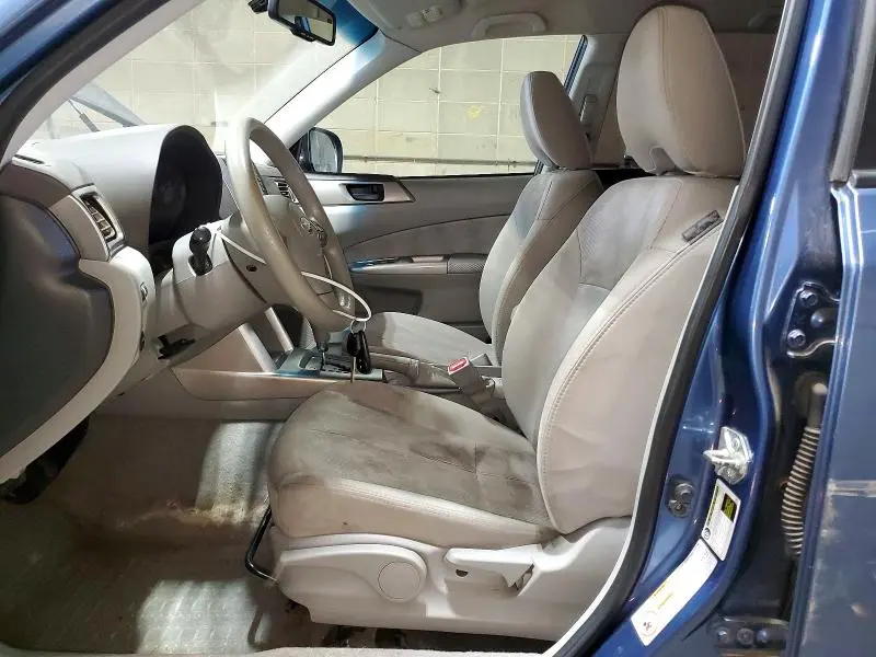 2010 SUBARU FORESTER XS  