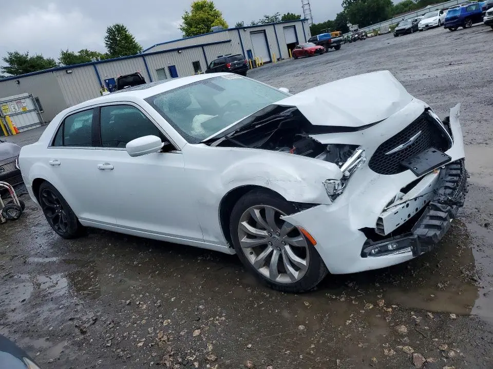 2017 CHRYSLER 300 LIMITED  