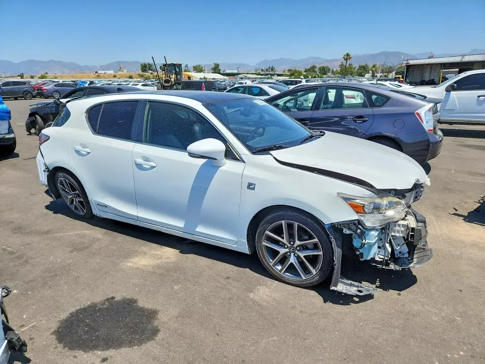 2015 LEXUS CT 200  