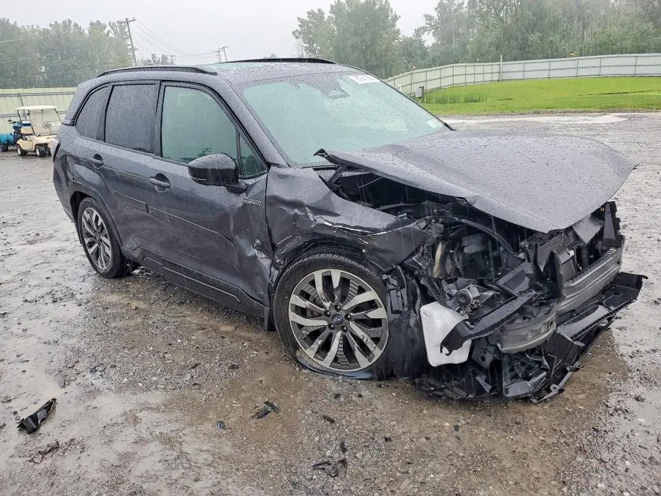 2025 SUBARU FORESTER TOURING  