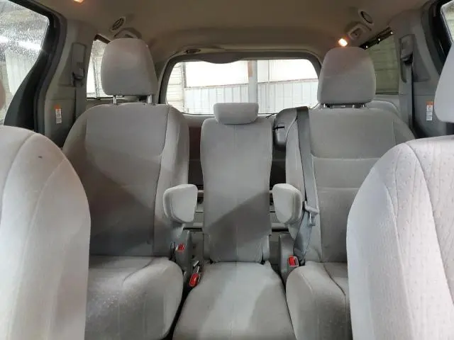 2015 TOYOTA SIENNA LE